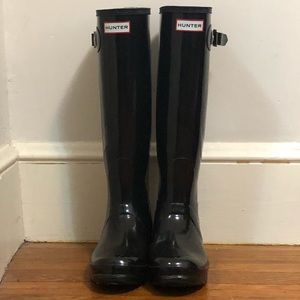 Black tall Hunter boots